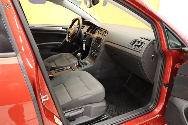 Volkswagen Golf 13