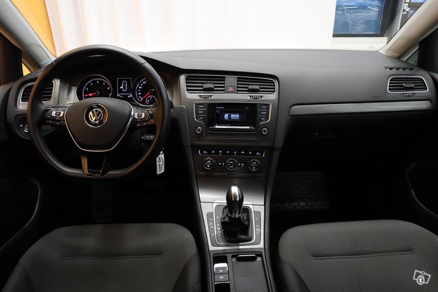 Volkswagen Golf 18