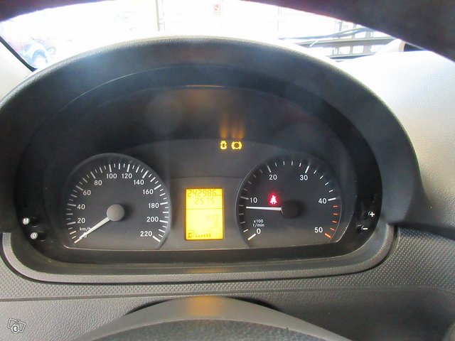 MERCEDES-BENZ Vito 22