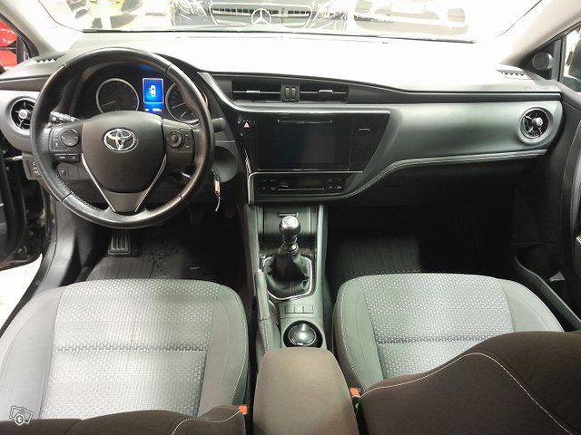 TOYOTA COROLLA 8