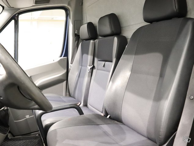 Mercedes-Benz Sprinter 9