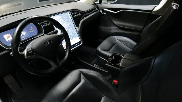 Tesla Model S 16