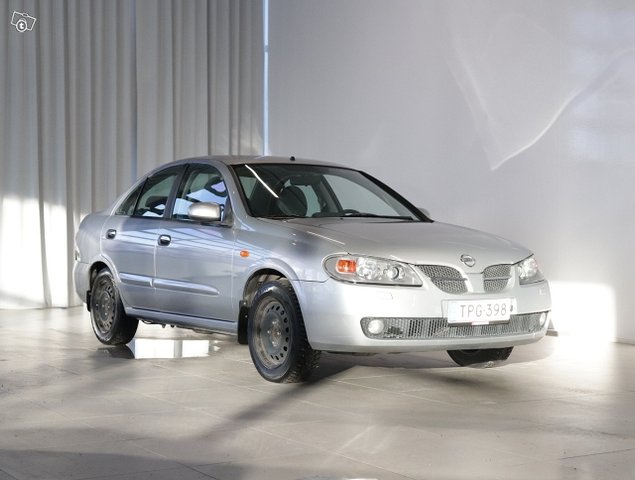 Nissan Almera