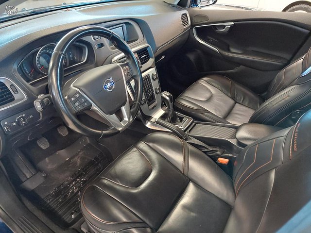 Volvo V40 9