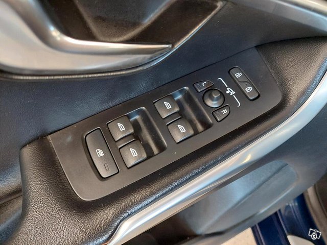 Volvo V40 11