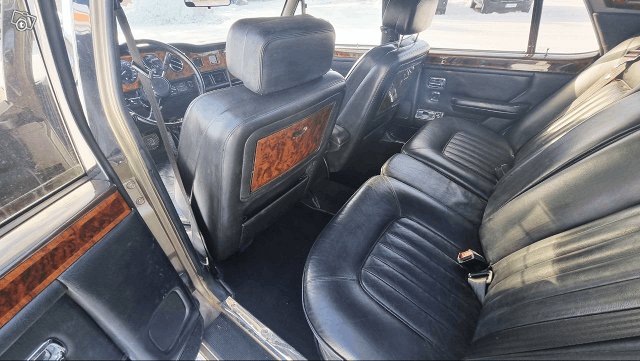 Rolls-Royce silver-spirit 10