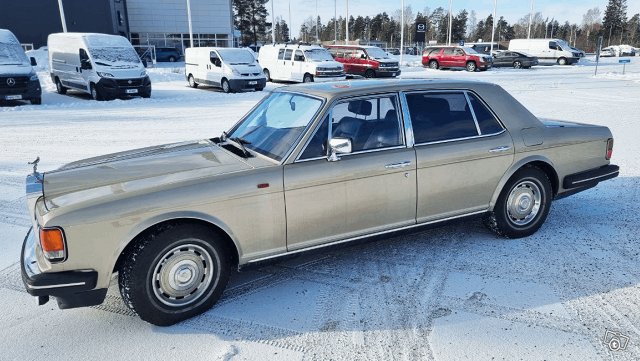 Rolls-Royce silver-spirit 1