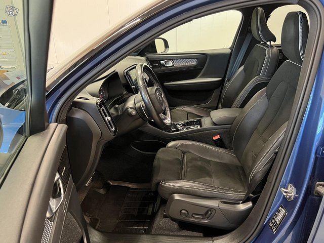 Volvo XC40 8
