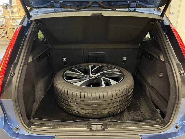 Volvo XC40 12