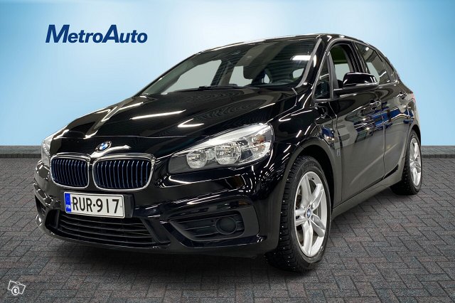 BMW 225