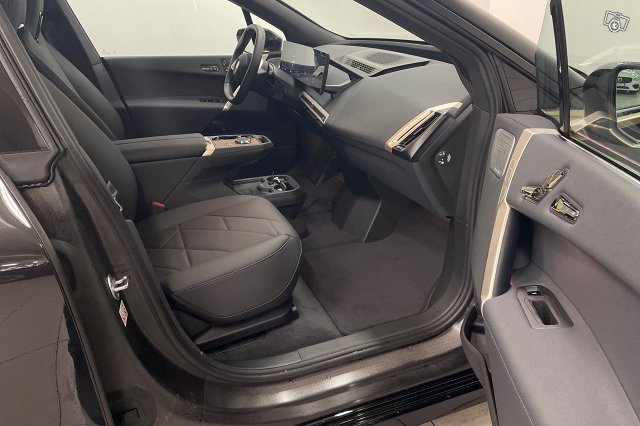 BMW IX 13