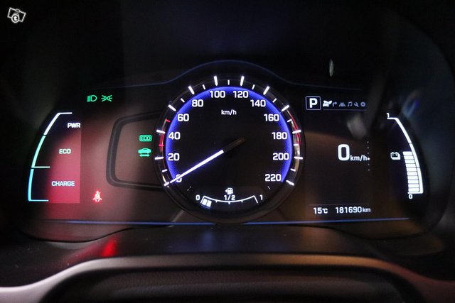 Hyundai Ioniq Hybrid 12