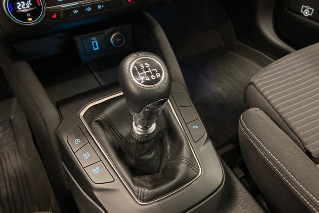 Ford FOCUS 23