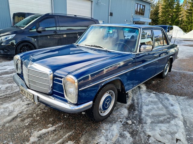 Mercedes-Benz 230