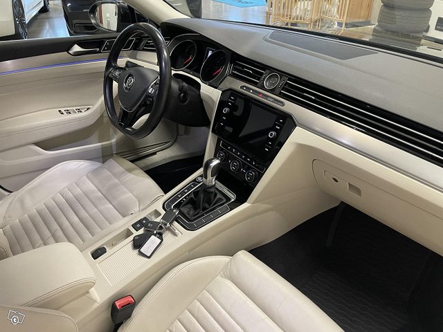 Volkswagen Passat 12