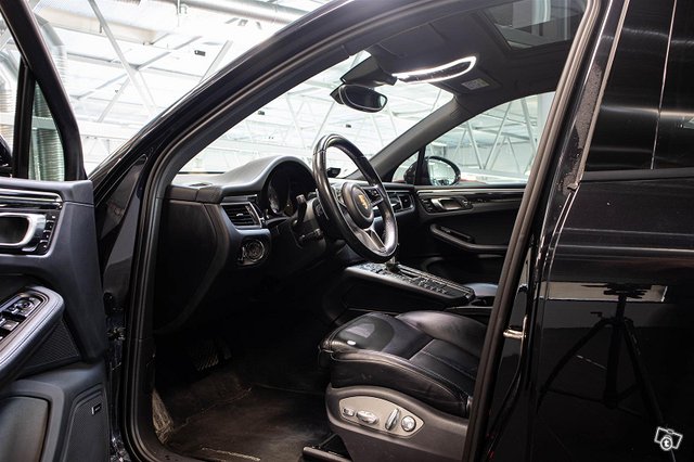 Porsche Macan 7