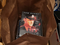 Paperikassillinen hyvkuntoisia dvd-elokuvia
