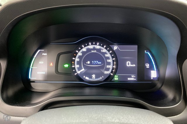 HYUNDAI IONIQ Plug-in 13