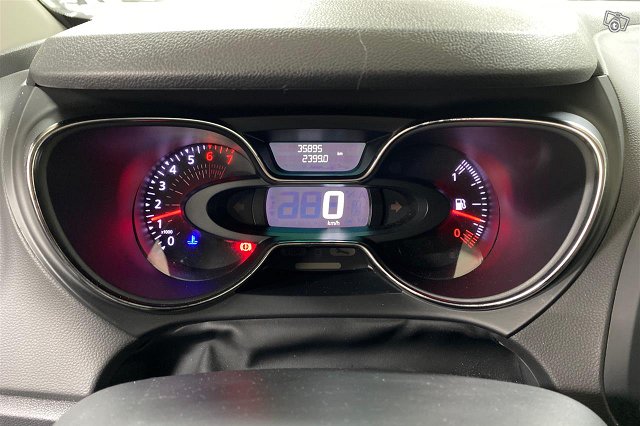 RENAULT Captur 13