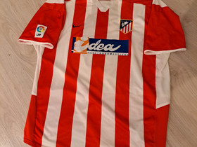 Atletico pelipaita F.Torres #9, Jalkapallo, Urheilu ja ulkoilu, Espoo, Tori.fi Atletico pelipaita F.Torres #9, Jalkapallo, Urheilu ja ulkoilu, Espoo, Tori.fi