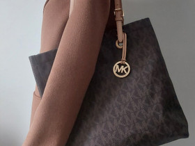 Michael Kors olkalaukku, Laukut ja hatut, Asusteet ja kellot, Seinäjoki, Tori.fi Michael Kors olkalaukku, Laukut ja hatut, Asusteet ja kellot, Seinäjoki, Tori.fi