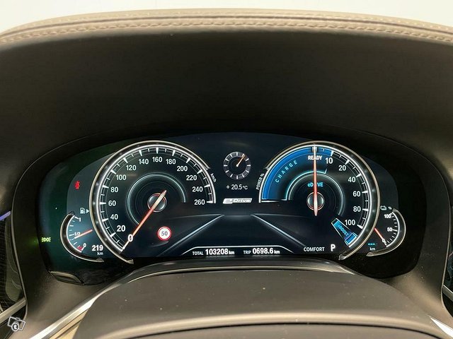 BMW 740 16
