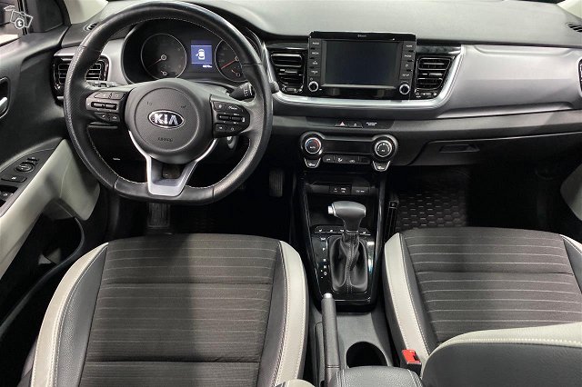 KIA STONIC 10