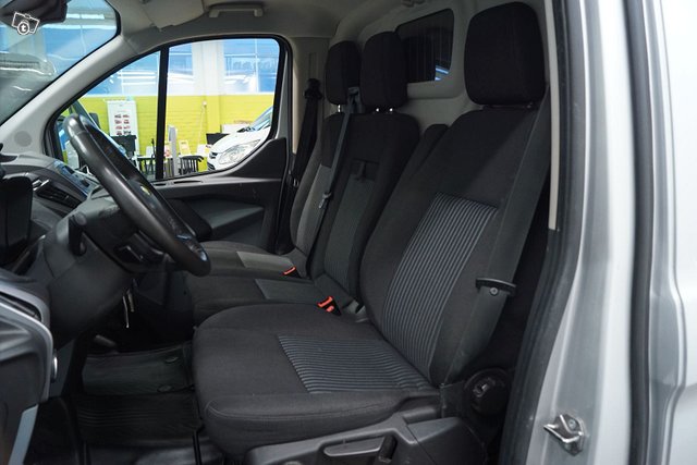 Ford Transit Custom 9