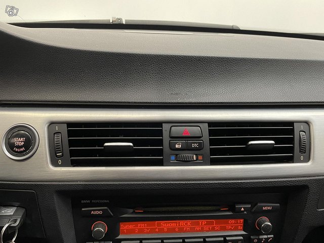 BMW 330 16