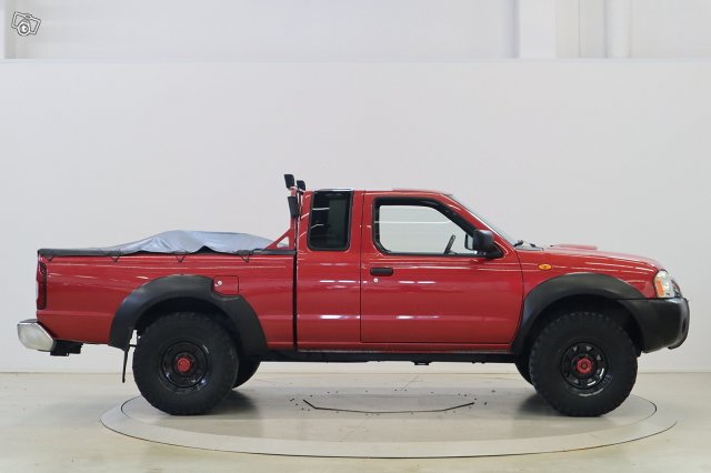 Nissan KING CAB 4