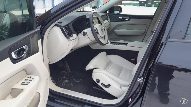 Volvo XC60 9