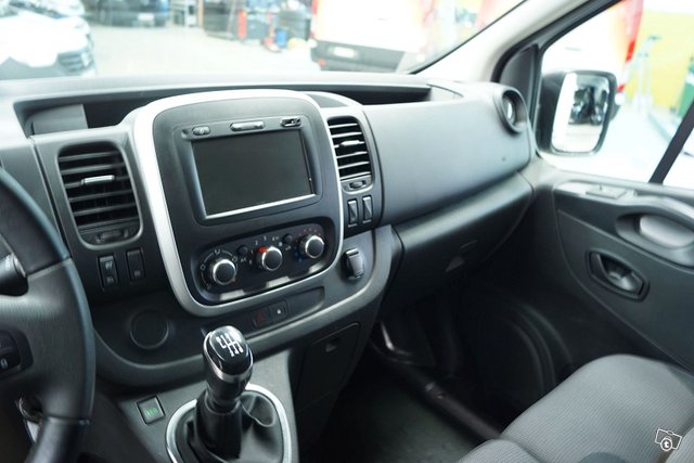 Renault Trafic 15