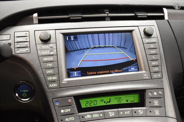 Toyota Prius PHEV 18