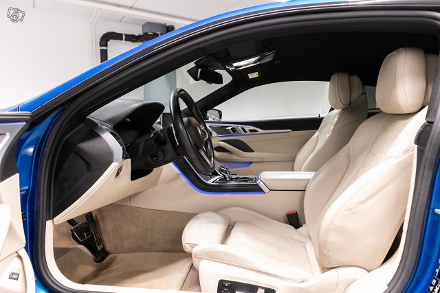 BMW M850i 6
