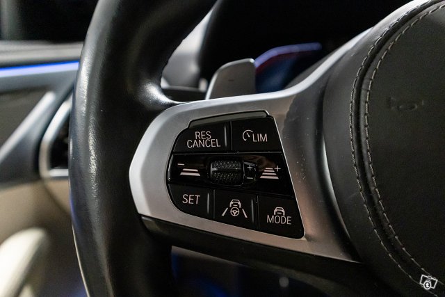 BMW M850i 12