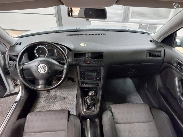 Volkswagen Golf 11