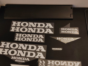 Honda tarroja, Muut motovaraosat ja tarvikkeet, Mototarvikkeet ja varaosat, Ylöjärvi, Tori.fi Honda tarroja, Muut motovaraosat ja tarvikkeet, Mototarvikkeet ja varaosat, Ylöjärvi, Tori.fi