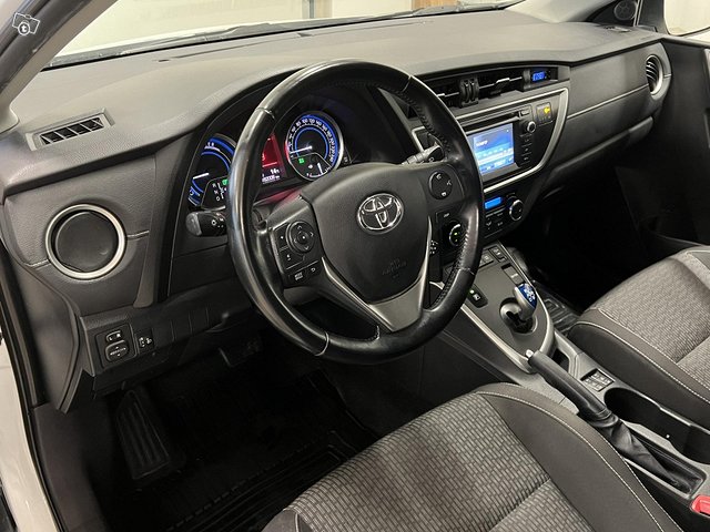 Toyota Auris 10