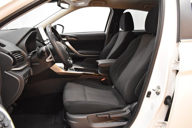 Mitsubishi Eclipse Cross 14
