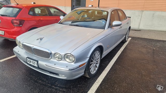 Jaguar XJ