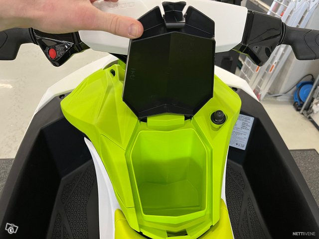 Sea-Doo Spark 2 UP 11