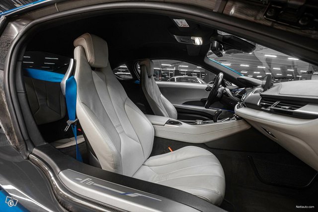 BMW I8 9
