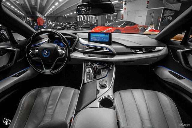 BMW I8 10