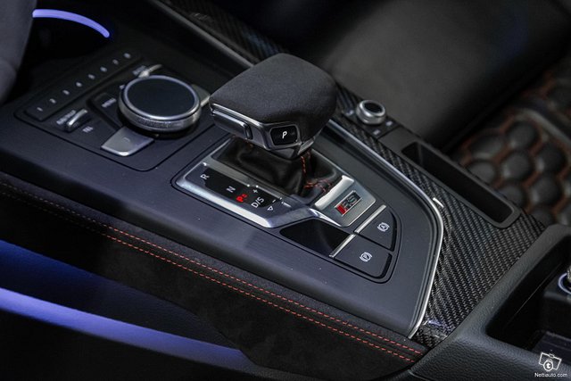 Audi RS4 18