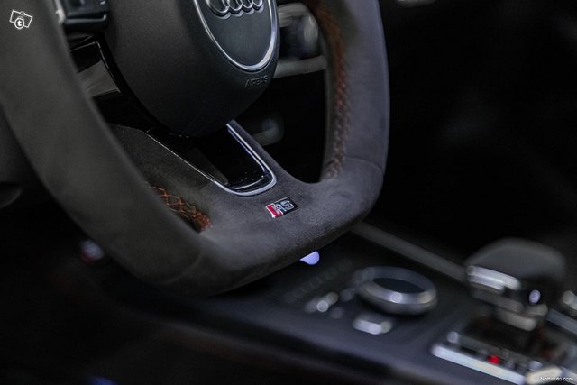 Audi RS4 24