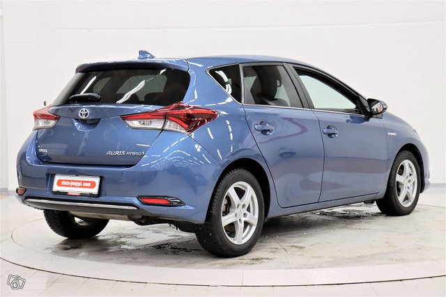 Toyota Auris 5