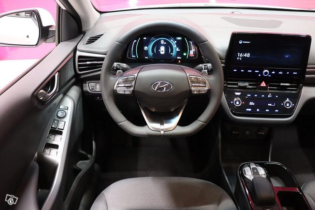 Hyundai Ioniq Electric 10