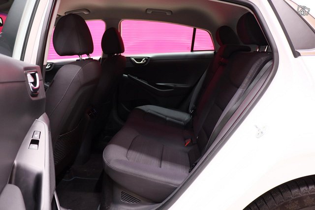 Hyundai Ioniq Hybrid 24