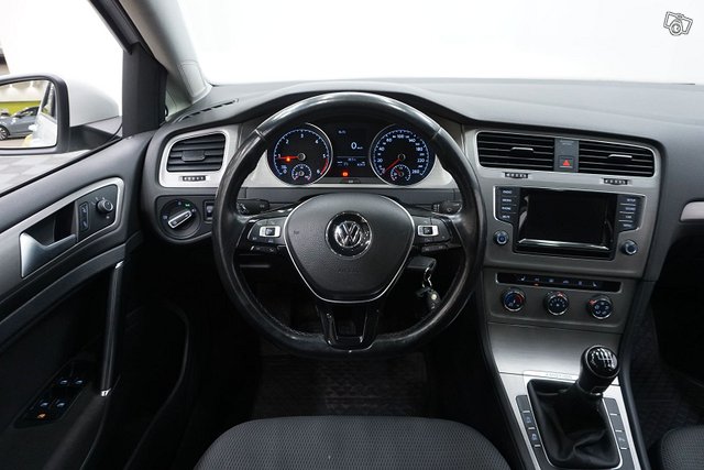 Volkswagen Golf 13