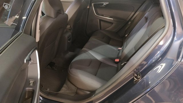 Volvo V60 6